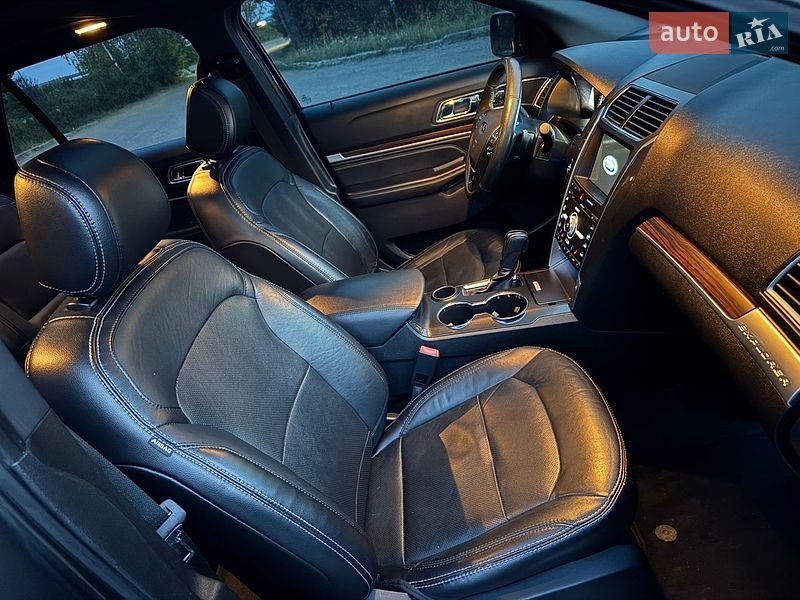 Позашляховик / Кросовер Ford Explorer 2017 в Львові