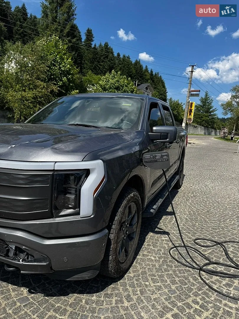 Ford F-150 Lightning 2023 VIN 1FTVW1EL6PWG30190 фото оголошення 3 з 9