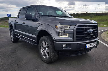 Пікап Ford F-150 2015 в 