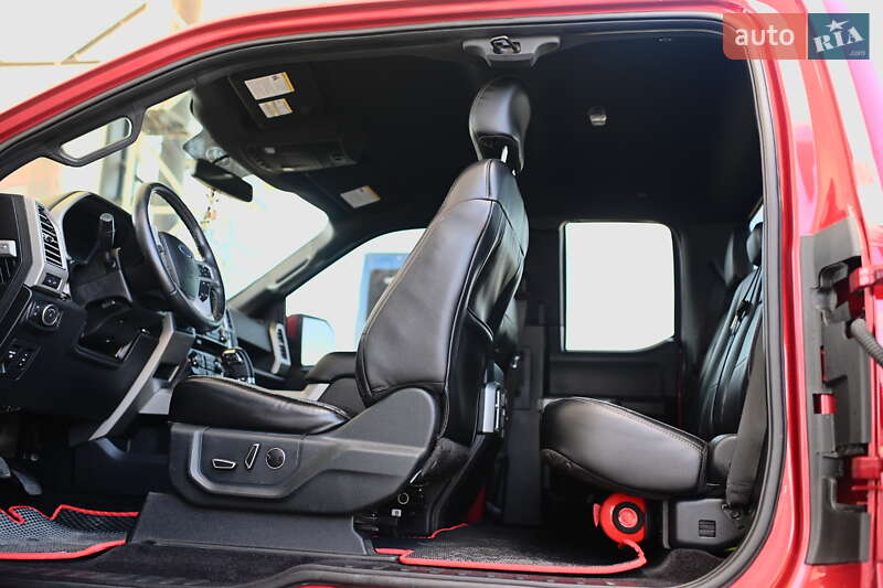 Пикап Ford F-150 2015 в Дубно