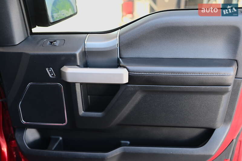 Пикап Ford F-150 2015 в Дубно
