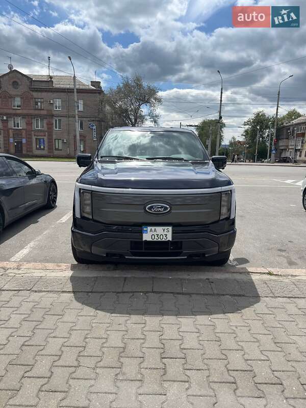 Пикап Ford F-150 2023 в 