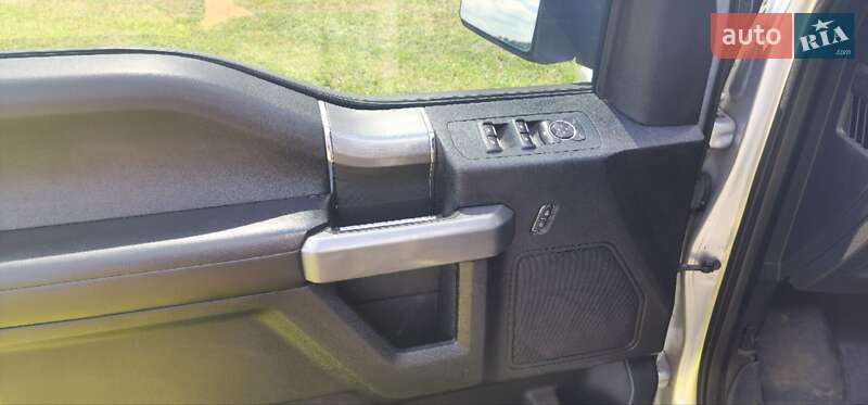 Пикап Ford F-150 2016 в Черкассах