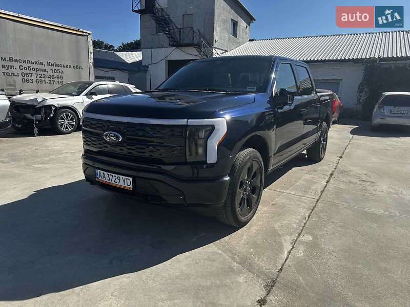 Пикап Ford F-150 2023 в 