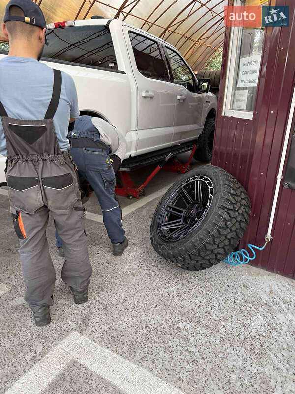 Пікап Ford F-150 2023 в Ірпені