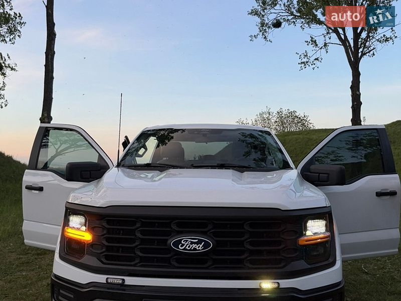 Пикап Ford F-150 2024 в Рованцах