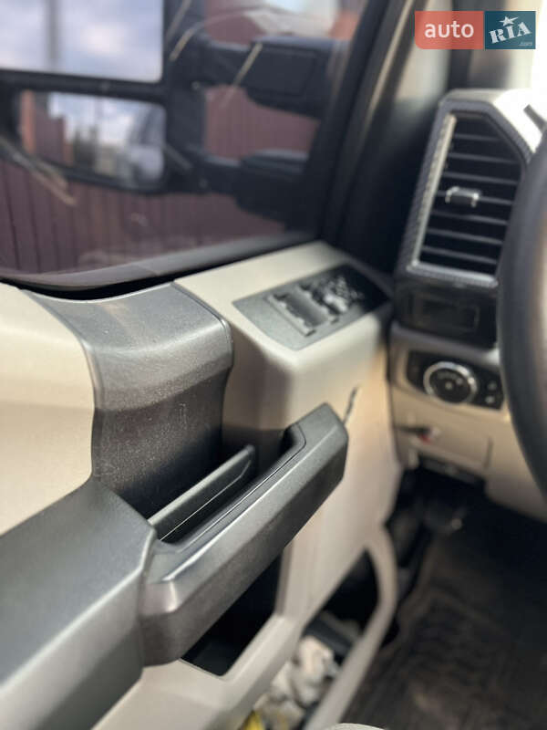 Пикап Ford F-250 2016 в Кривом Роге
