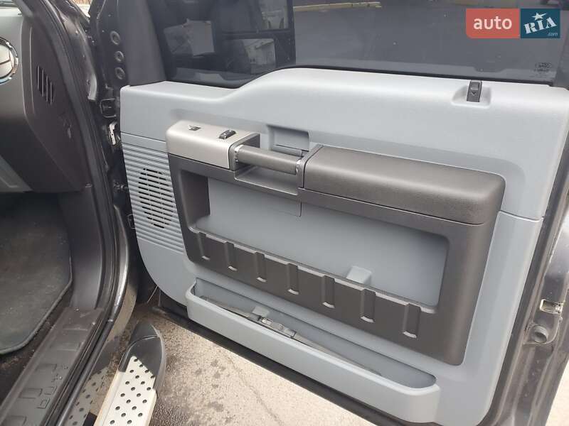 Пикап Ford F-250 2016 в Кривом Роге