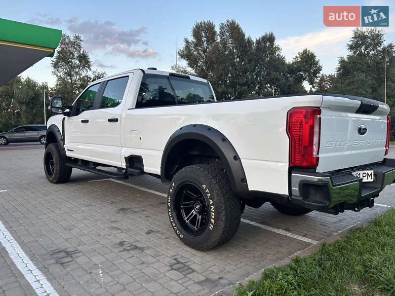 Пикап Ford F-250 2023 в Вышгороде