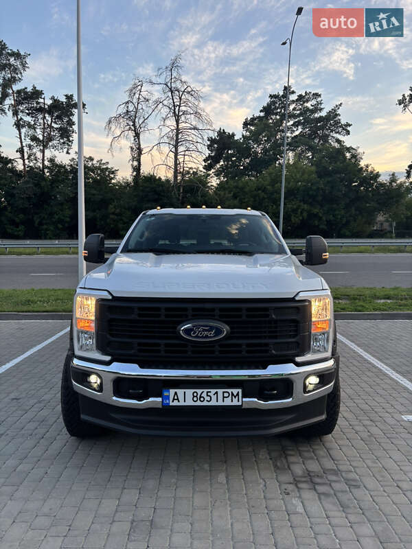Пикап Ford F-250 2023 в Вышгороде