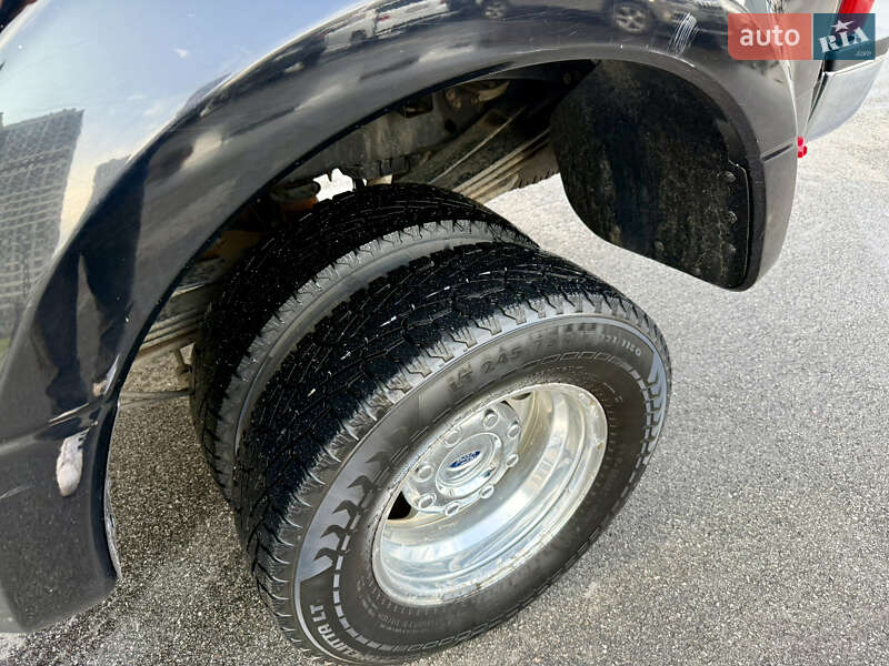 Пикап Ford F-350 2017 в Киеве