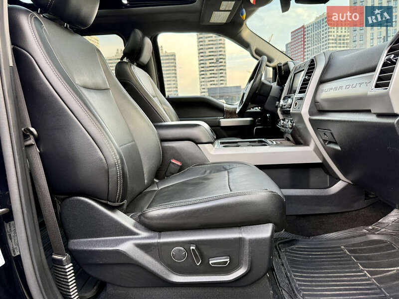 Пикап Ford F-350 2017 в Киеве