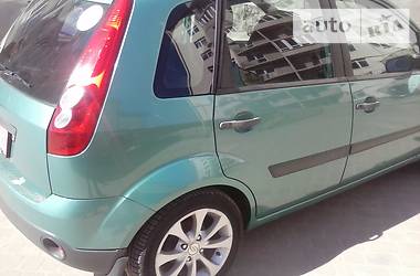 Хэтчбек Ford Fiesta 2006 в 