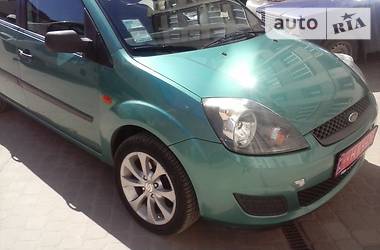 Хэтчбек Ford Fiesta 2006 в 