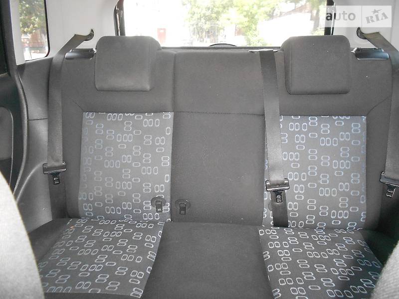 Хэтчбек Ford Fiesta 2004 в Нововолынске