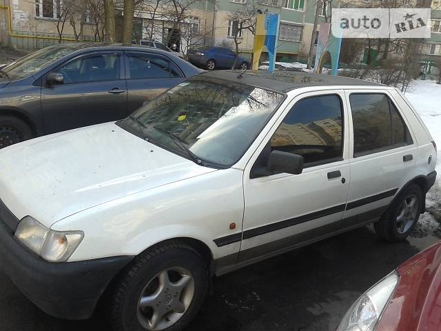 Хэтчбек Ford Fiesta 1990 в Киеве