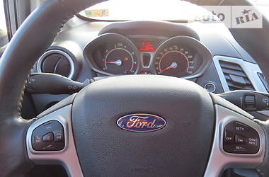 Седан Ford Fiesta 2013 в Черкасах