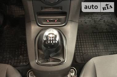 Хэтчбек Ford Fiesta 2016 в 