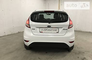 Хэтчбек Ford Fiesta 2016 в 