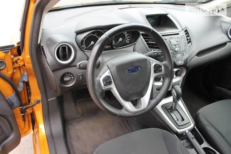Хетчбек Ford Fiesta 2015 в Миколаєві