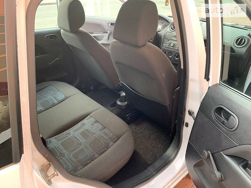 Хетчбек Ford Fiesta 2008 в Києві