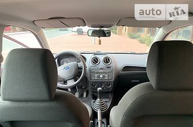 Хэтчбек Ford Fiesta 2008 в 