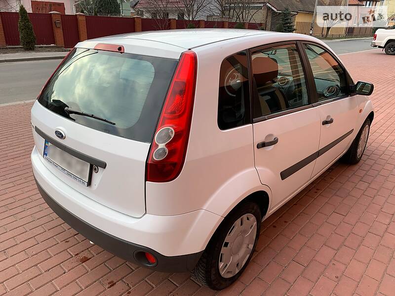 Хетчбек Ford Fiesta 2008 в Києві