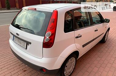 Хэтчбек Ford Fiesta 2008 в 