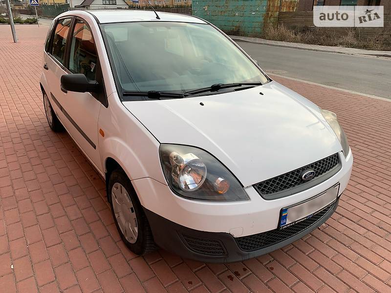 Хэтчбек Ford Fiesta 2008 в 