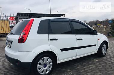 Хэтчбек Ford Fiesta 2007 в 