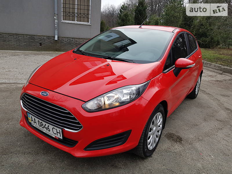 Хетчбек Ford Fiesta 2015 в Дніпрі
