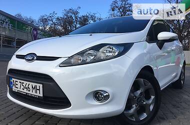 Хетчбек Ford Fiesta 2012 в 