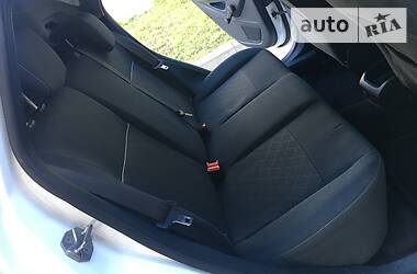 Хетчбек Ford Fiesta 2012 в 