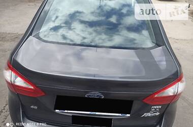 Седан Ford Fiesta 2016 в Киеве