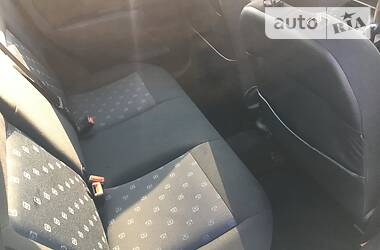 Хетчбек Ford Fiesta 2004 в 