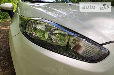 Седан Ford Fiesta 2016 в 