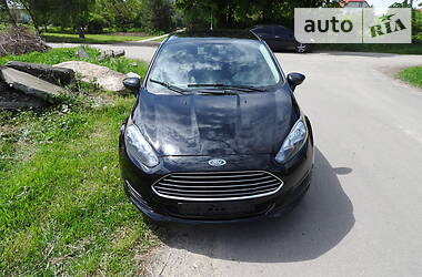 Седан Ford Fiesta 2016 в 