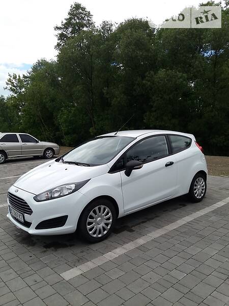 Хэтчбек Ford Fiesta 2015 в Бродах