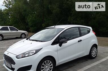 Хетчбек Ford Fiesta 2015 в 