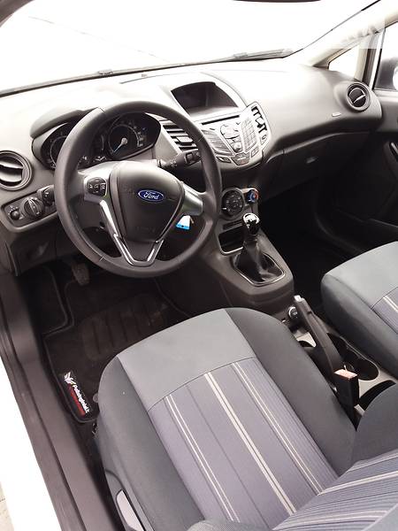 Хэтчбек Ford Fiesta 2015 в Бродах