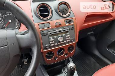 Хэтчбек Ford Fiesta 2008 в 