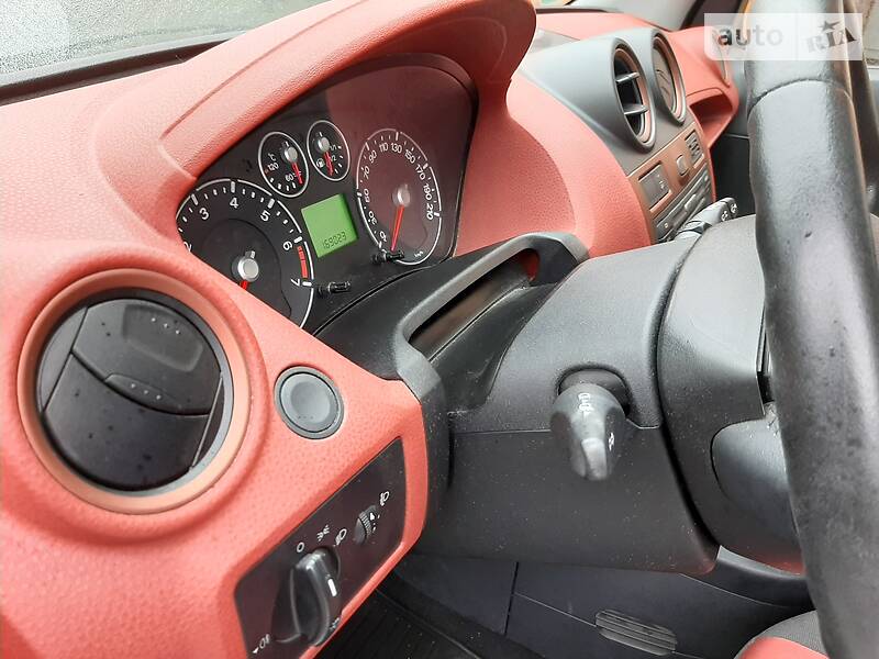Хетчбек Ford Fiesta 2008 в Самборі