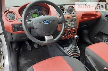 Хэтчбек Ford Fiesta 2008 в 