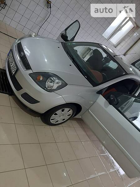 Хетчбек Ford Fiesta 2008 в Самборі