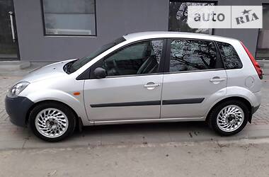 Хэтчбек Ford Fiesta 2006 в Киверцах