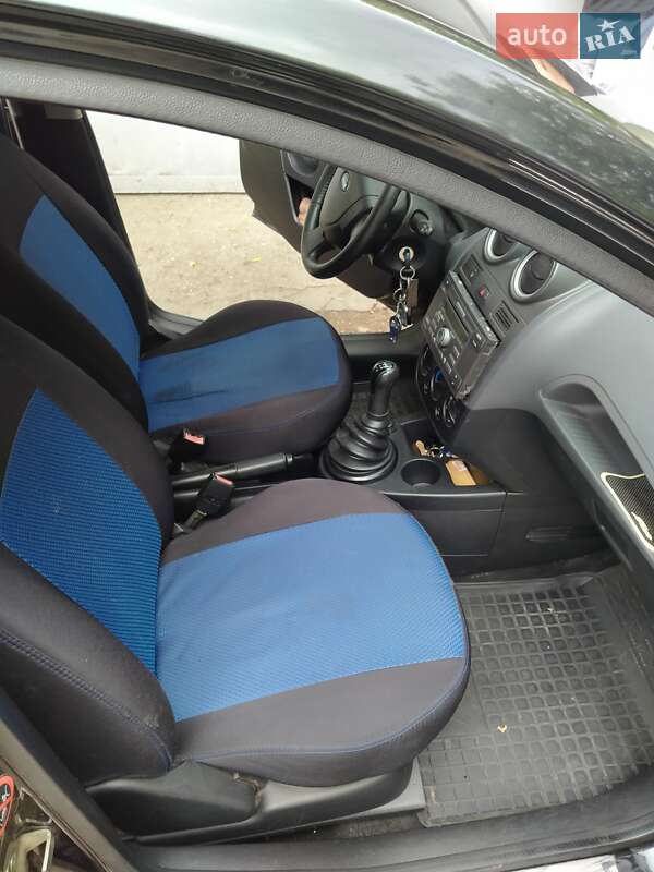 Хэтчбек Ford Fiesta 2006 в Одессе