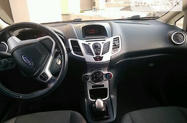 Хэтчбек Ford Fiesta 2012 в 