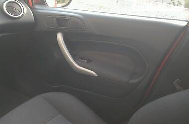 Хэтчбек Ford Fiesta 2012 в 
