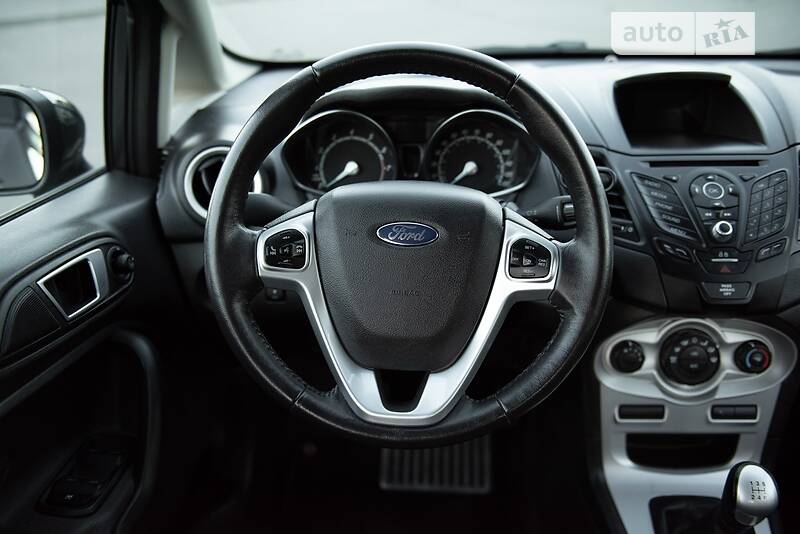 Хэтчбек Ford Fiesta 2015 в Кривом Роге
