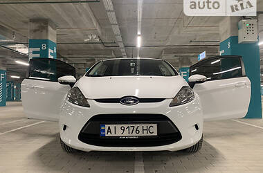 Хэтчбек Ford Fiesta 2011 в Киеве